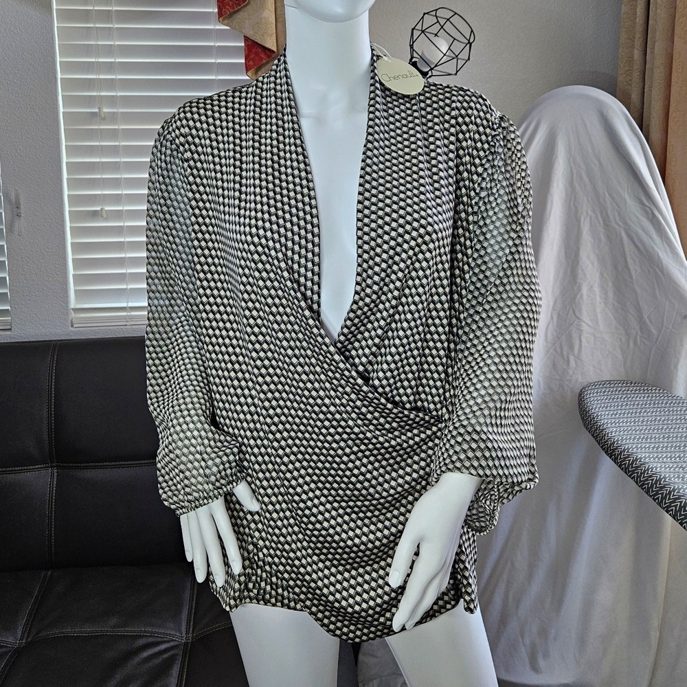 Chenault Women’s Black White Geometric V-Neck Wrap Blouse Pullover 3X Plus